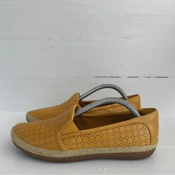 Clarks Collection Yellow Slip On Espadrilles Women's 5.5 M Flats 261344764030 - Picture 1 of 9